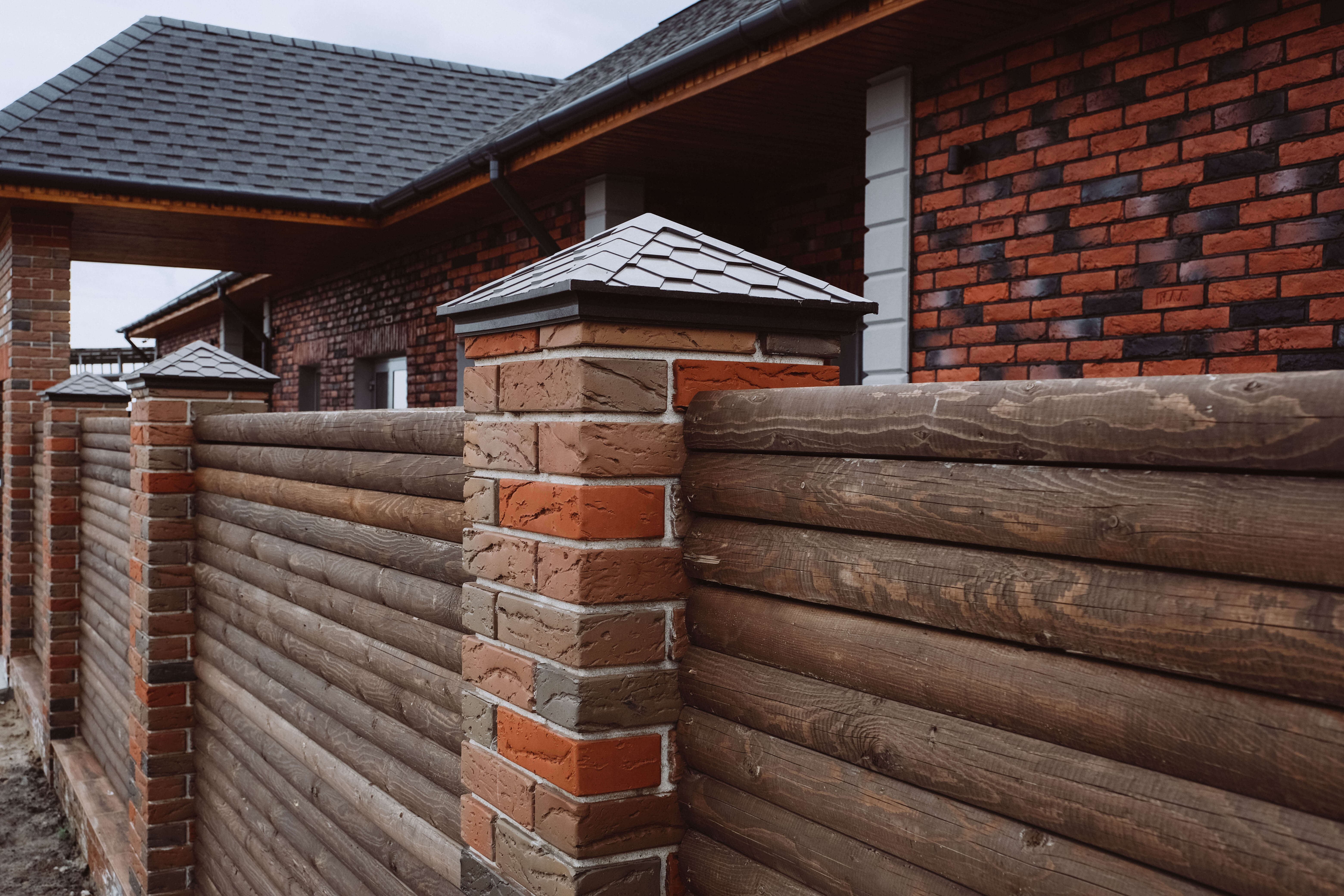 Колпак Zking Эверест Коричневый на столб 1.5х1.5 кирпича (390х390мм) в Ангарске фото