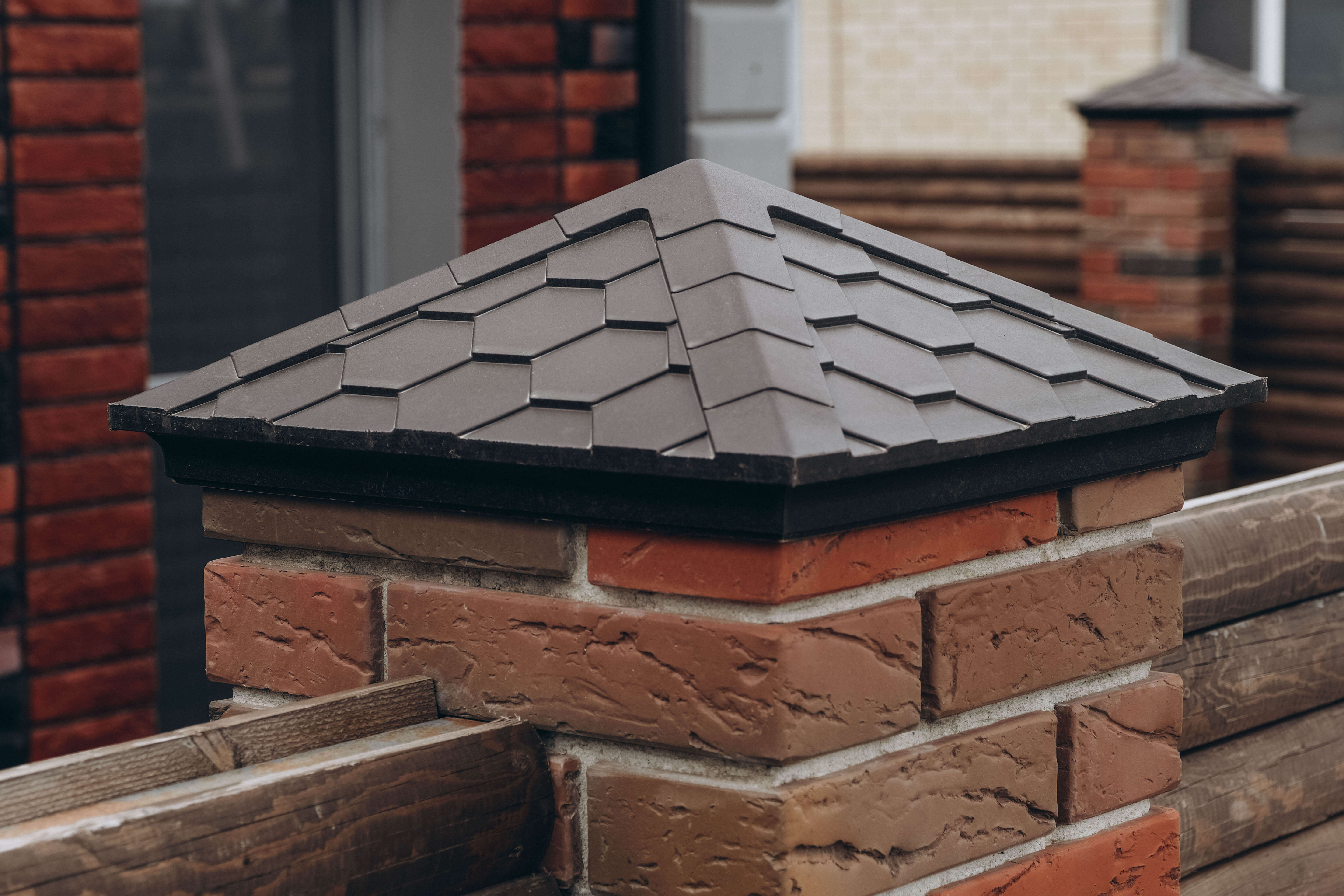 Колпак Zking Эверест Коричневый на столб 1.5х1.5 кирпича (390х390мм) в Ангарске фото