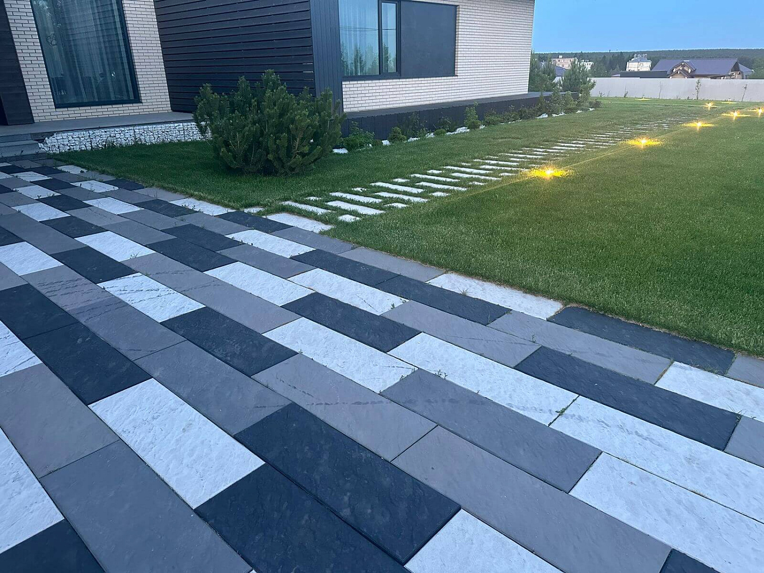 Шаговая плитка для сада фото 3